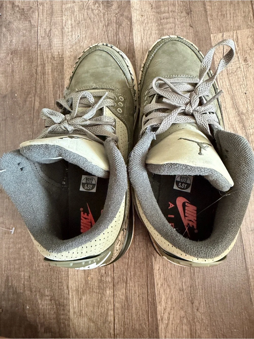 Jordan Men's Olive/Tan Retro Basketball Sneakers